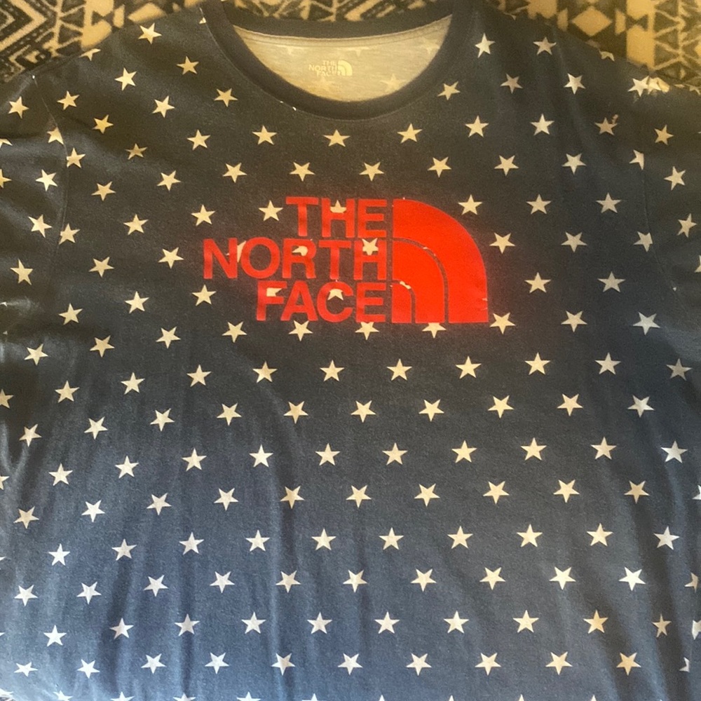 North Face tshirt L
